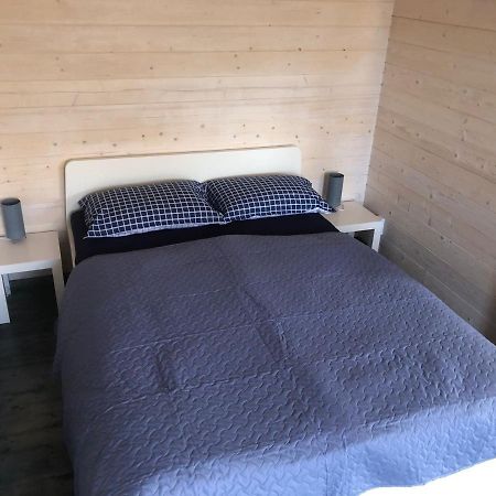 Womocamp Holzhuette 1 호텔 사울크라스티 외부 사진